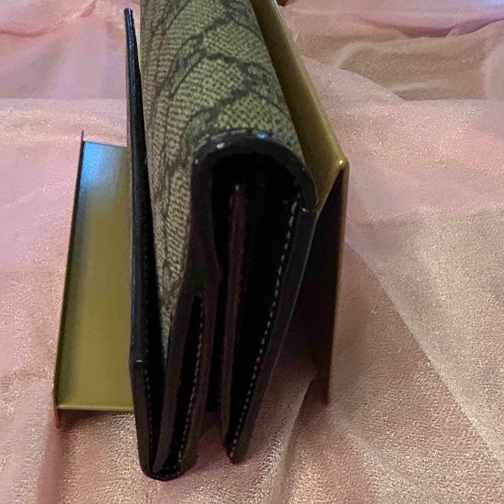 Gucci Brown and Tan Wallet with Iconic Monogram - Picture 16 of 16